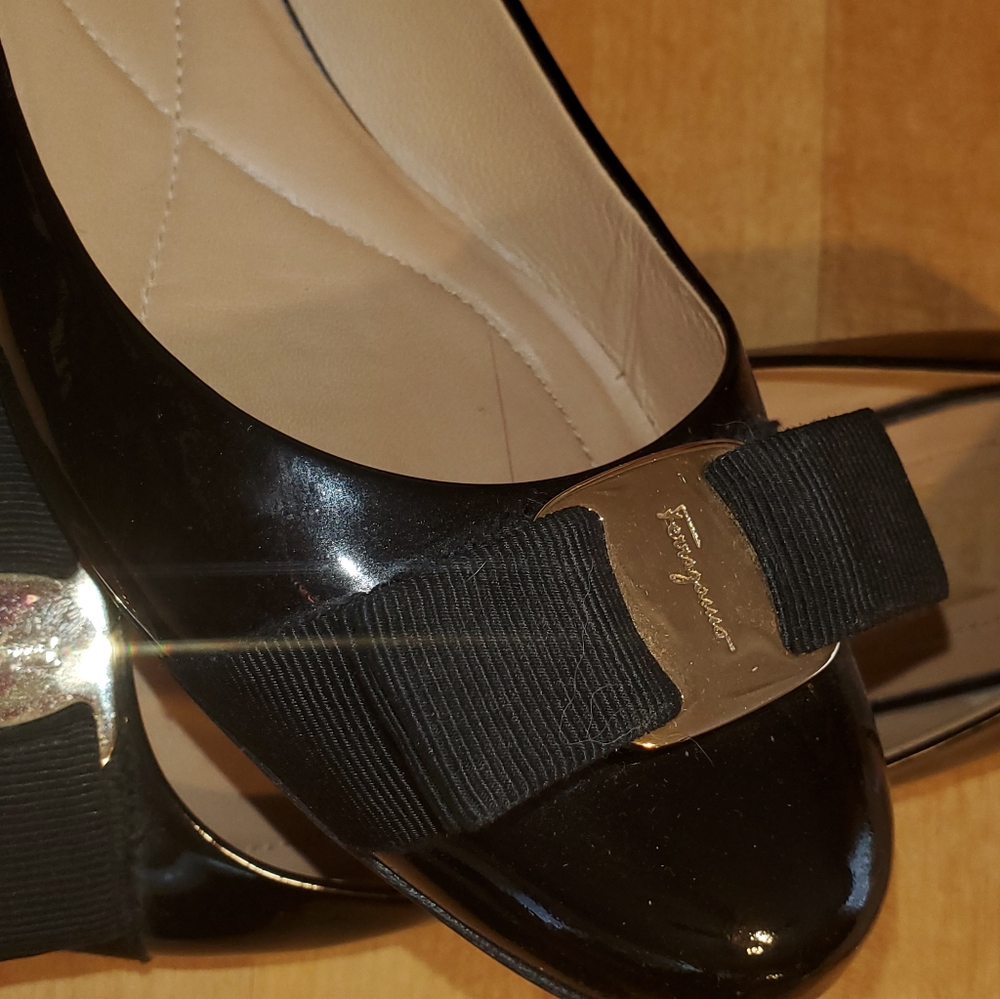 Salvatore ferragamo flats size 7B worn once leather black - Picture 4 of 9
